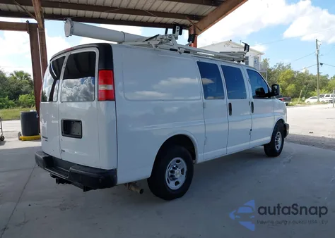 2012 Chevrolet Express 2500 Work Van z USA, uszkodzony, nr VIN 1GCWGFCBXC1118349